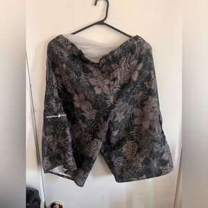 Men’s Swim trunk size L